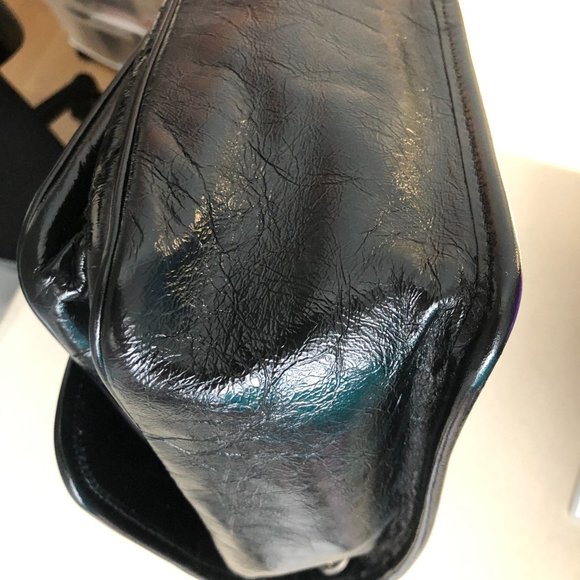 Saint Laurent Niki medium black leather shoulder bag - Picture 5 of 9